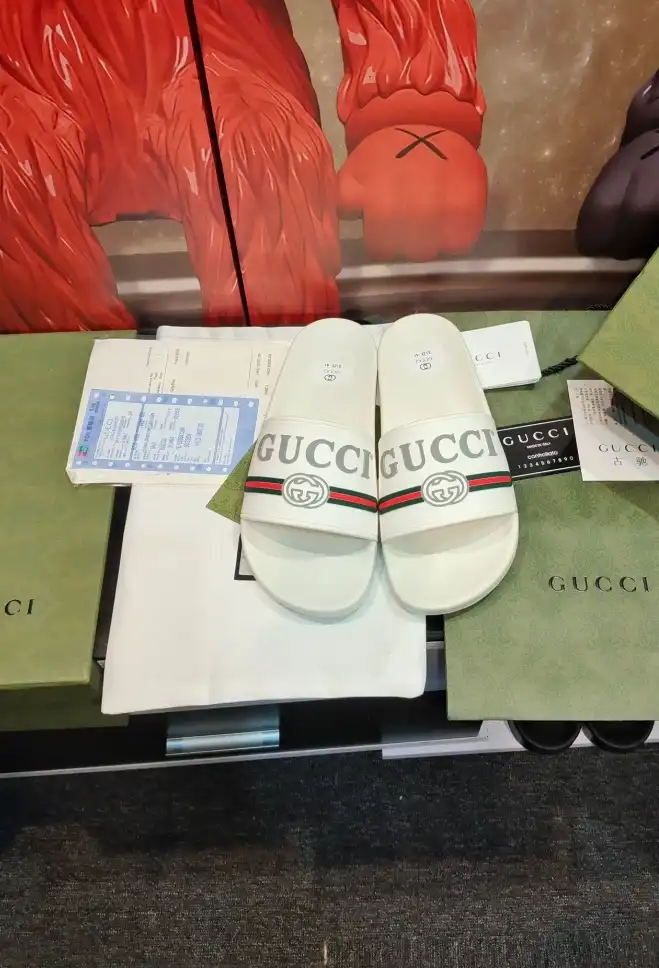 hype Gucci Slippers