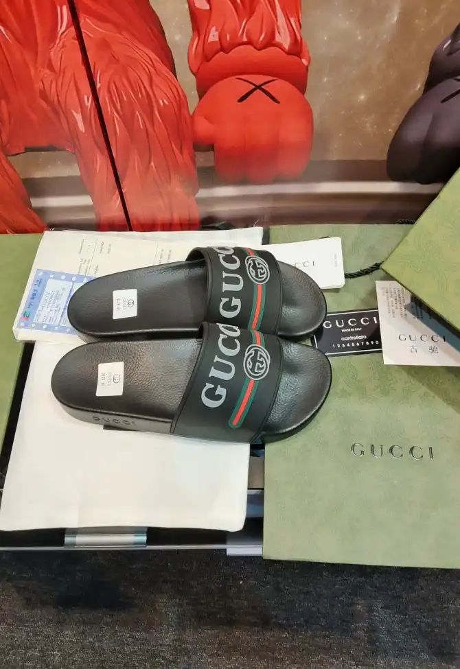 hype Gucci Slippers