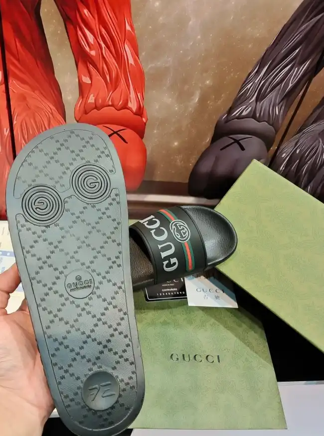 hype Gucci Slippers