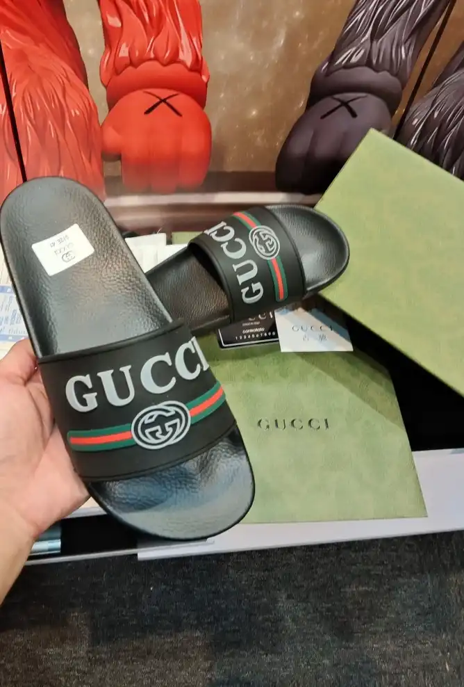 hype Gucci Slippers