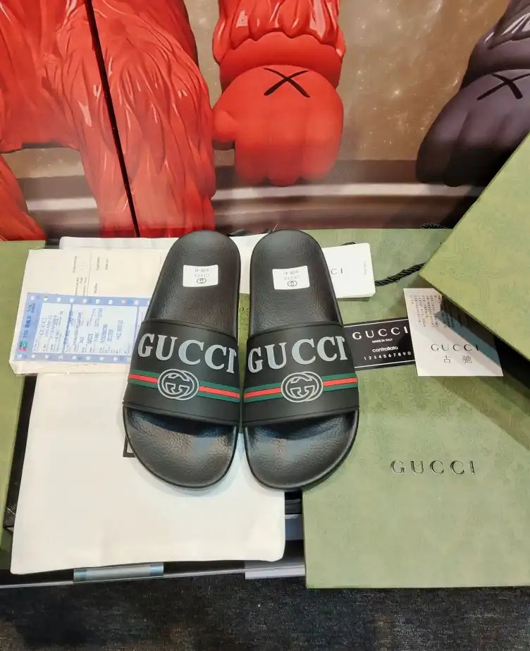 hype Gucci Slippers