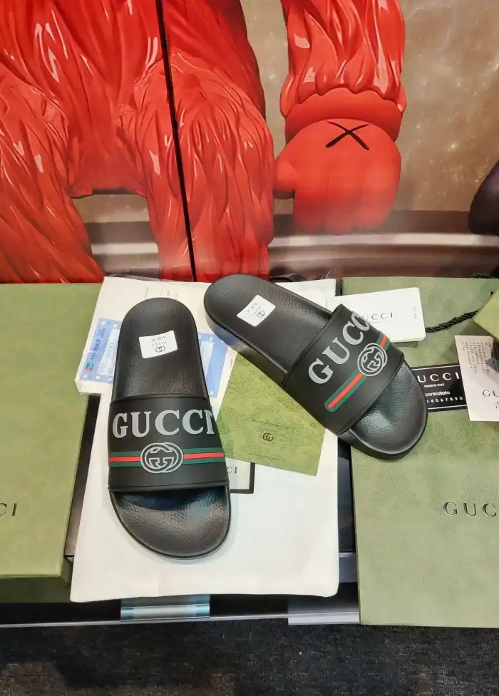 hype Gucci Slippers