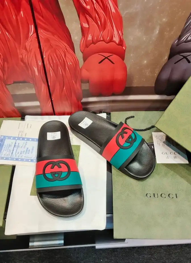 hype Gucci Slippers