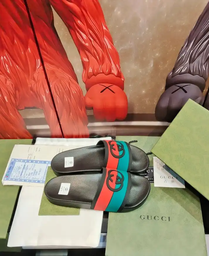 hype Gucci Slippers