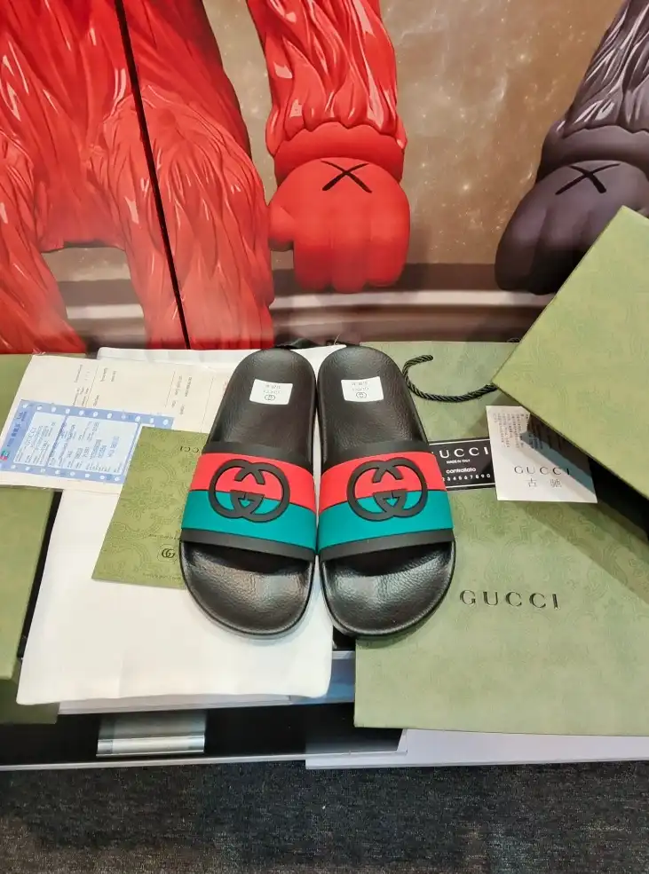 hype Gucci Slippers