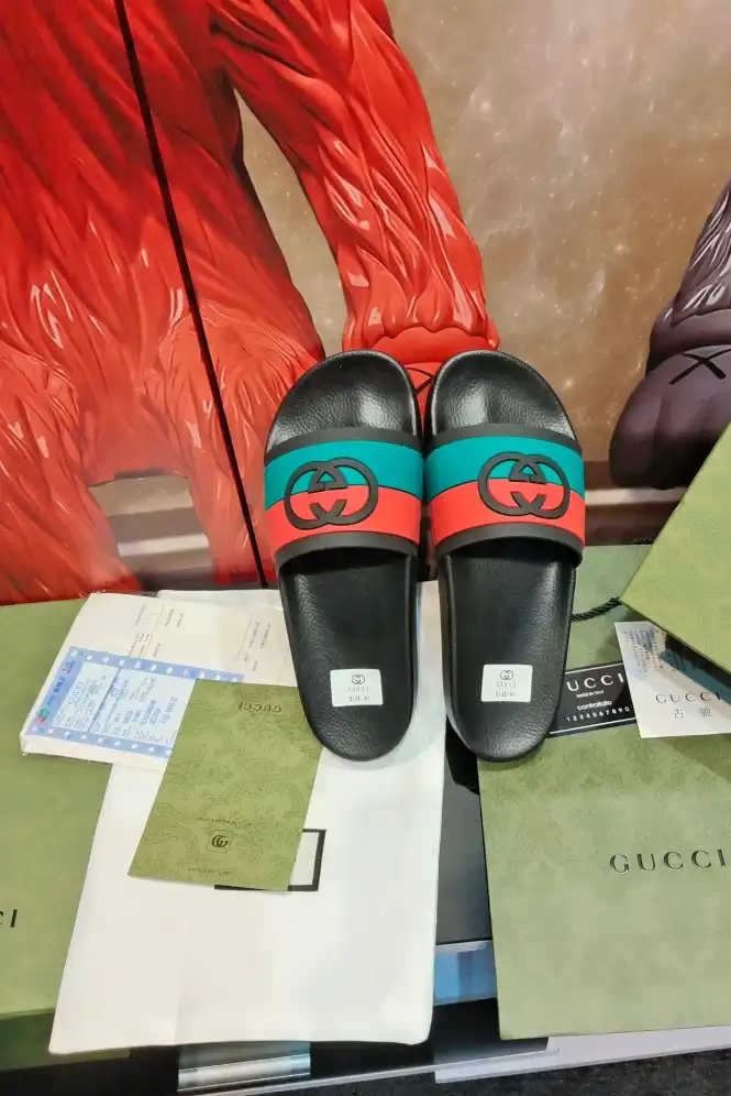 hype Gucci Slippers