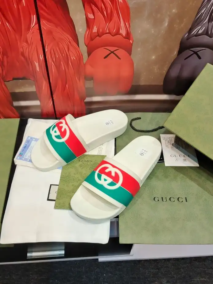 hype Gucci Slippers