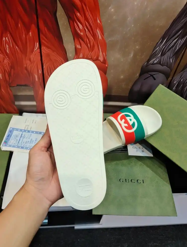 hype Gucci Slippers