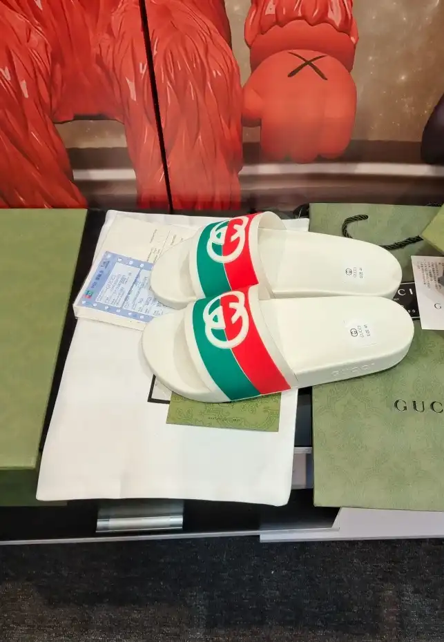 hype Gucci Slippers