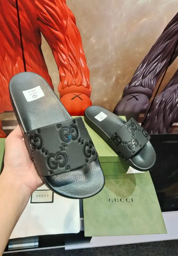 hype Gucci Slippers