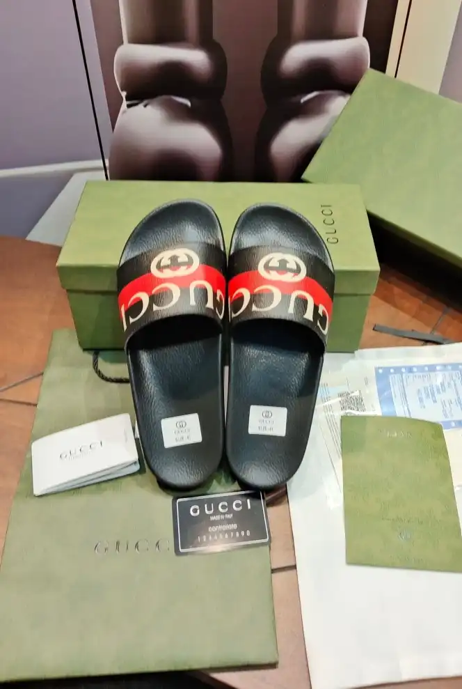 hype Gucci Slippers