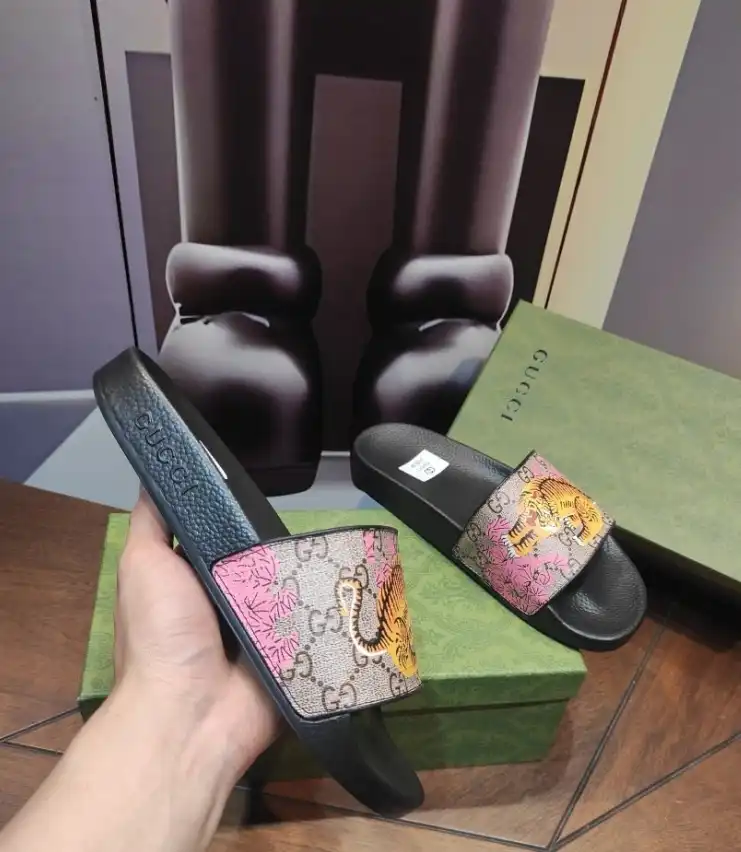 hype Gucci Slippers