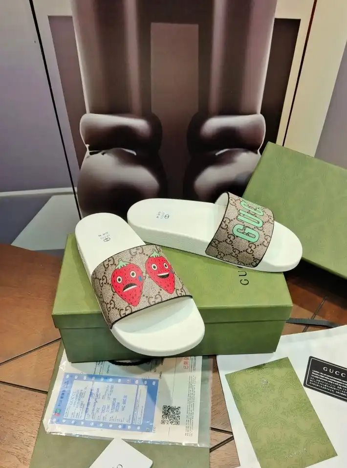 hype Gucci Slippers