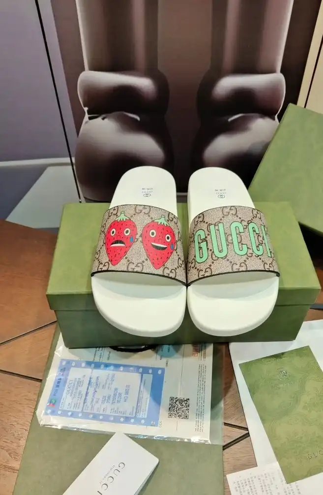 hype Gucci Slippers