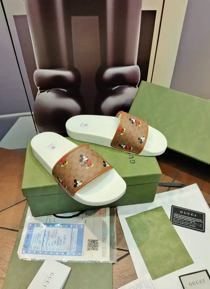 hype Gucci Slippers