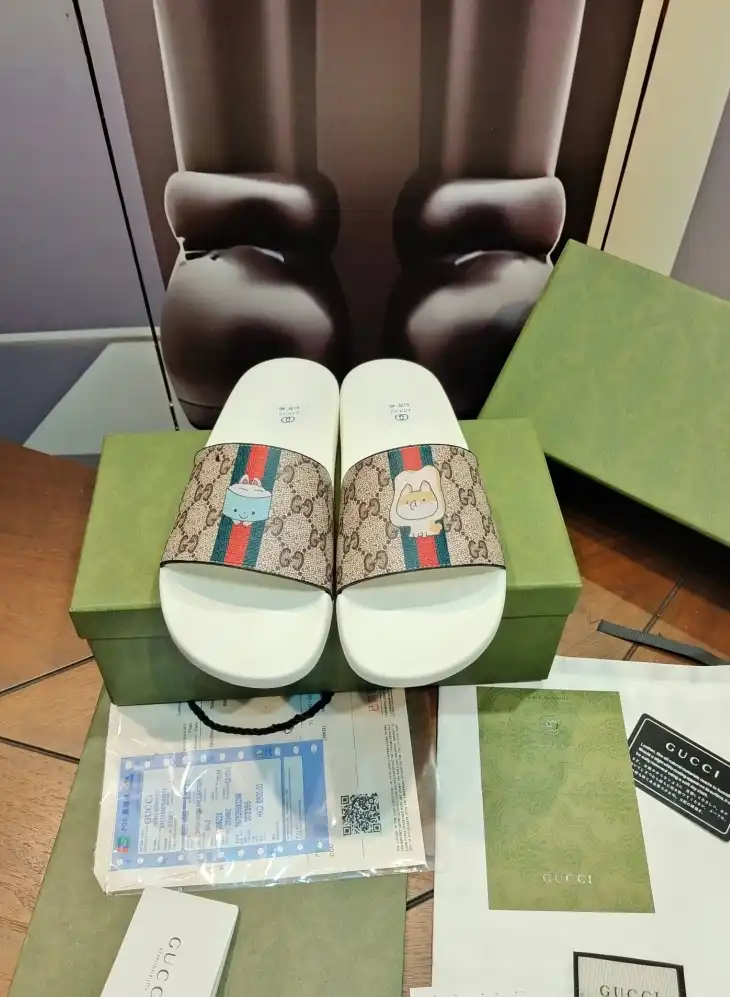 hype Gucci Slippers