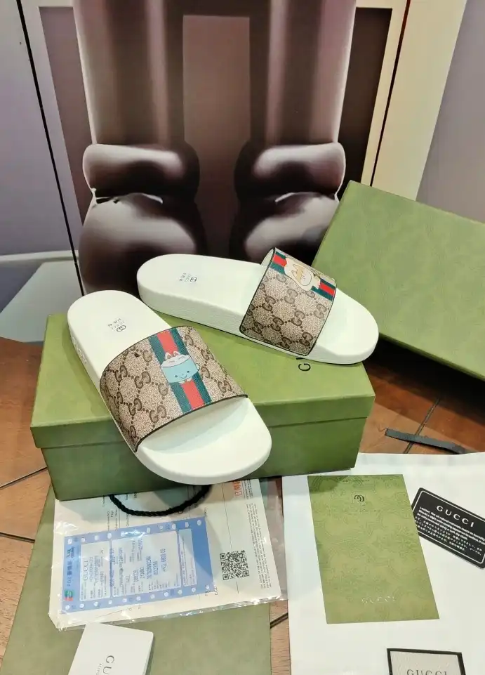 hype Gucci Slippers