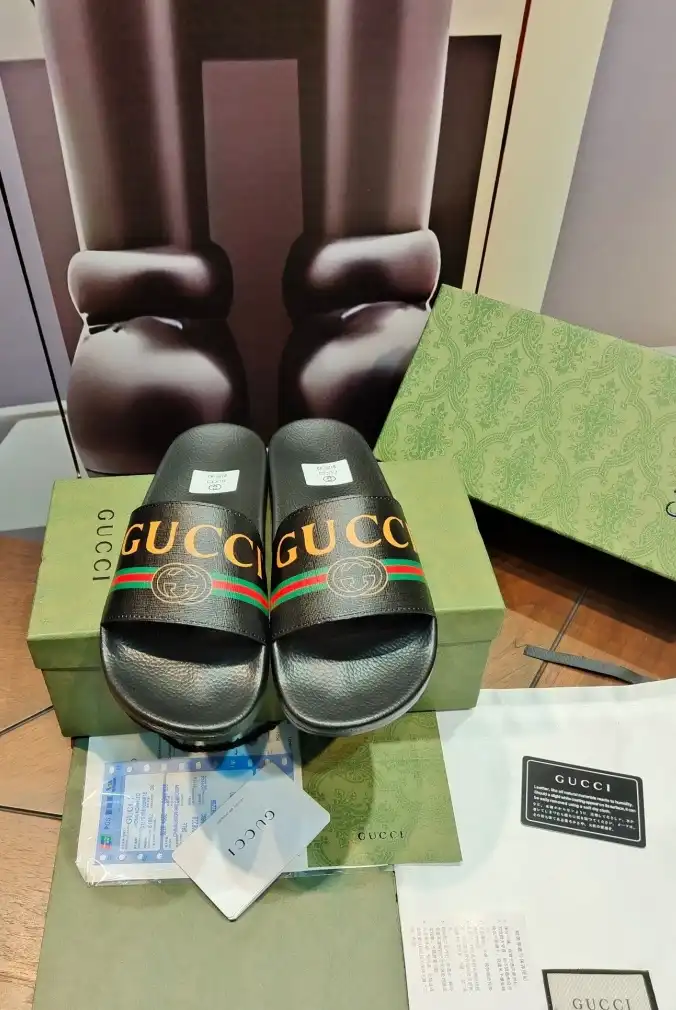 hype Gucci Slippers