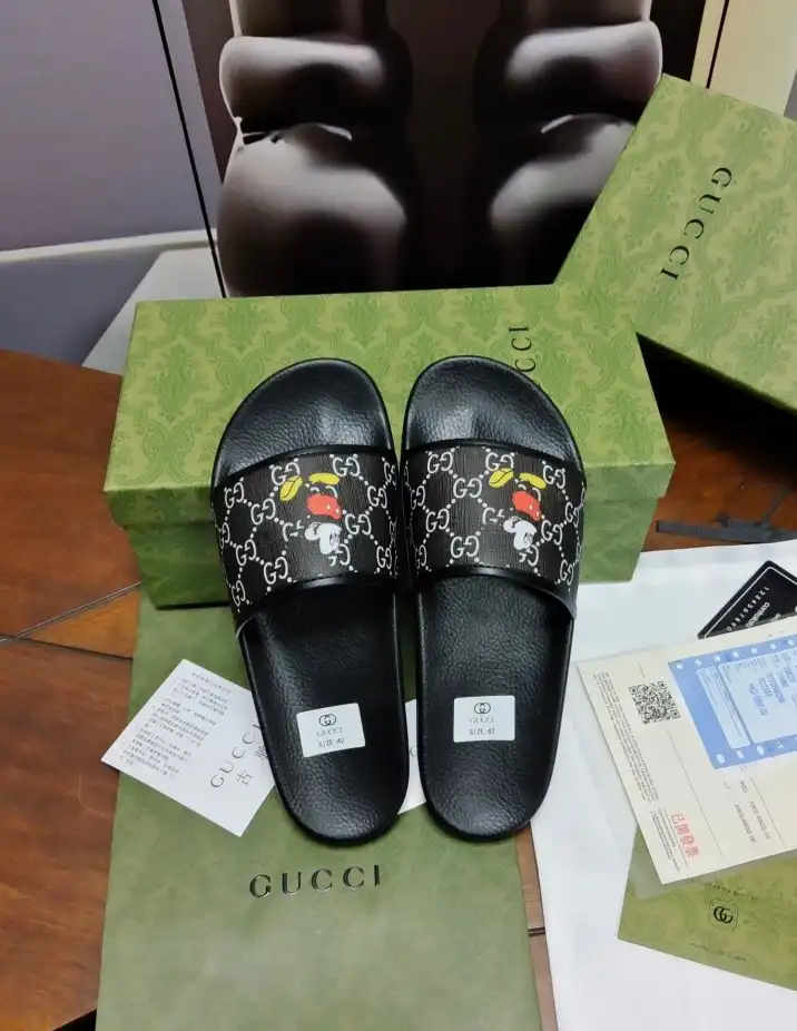 hype Gucci Slippers