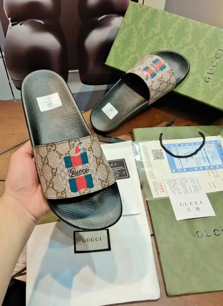 hype Gucci Slippers