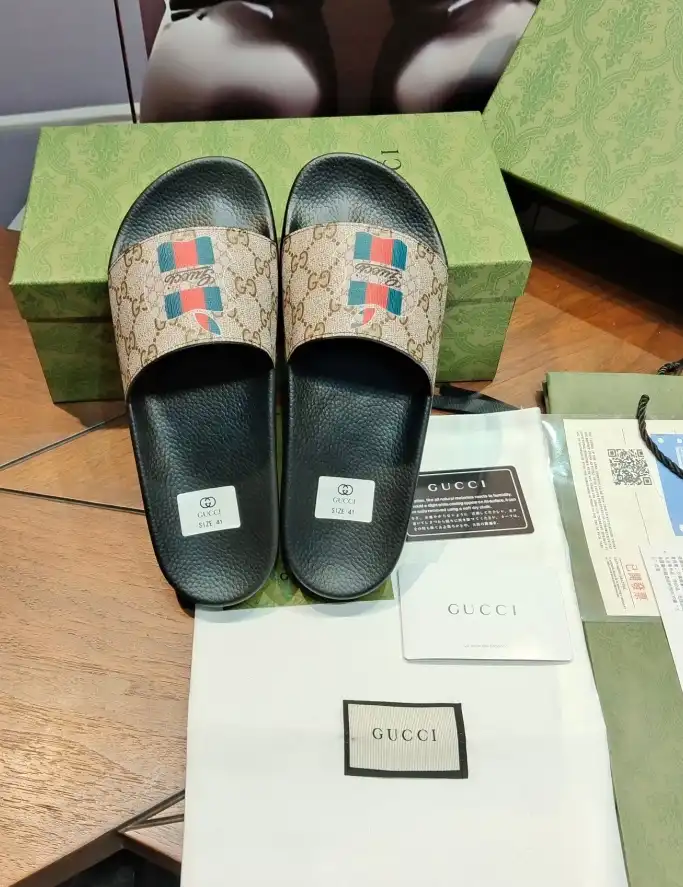 hype Gucci Slippers