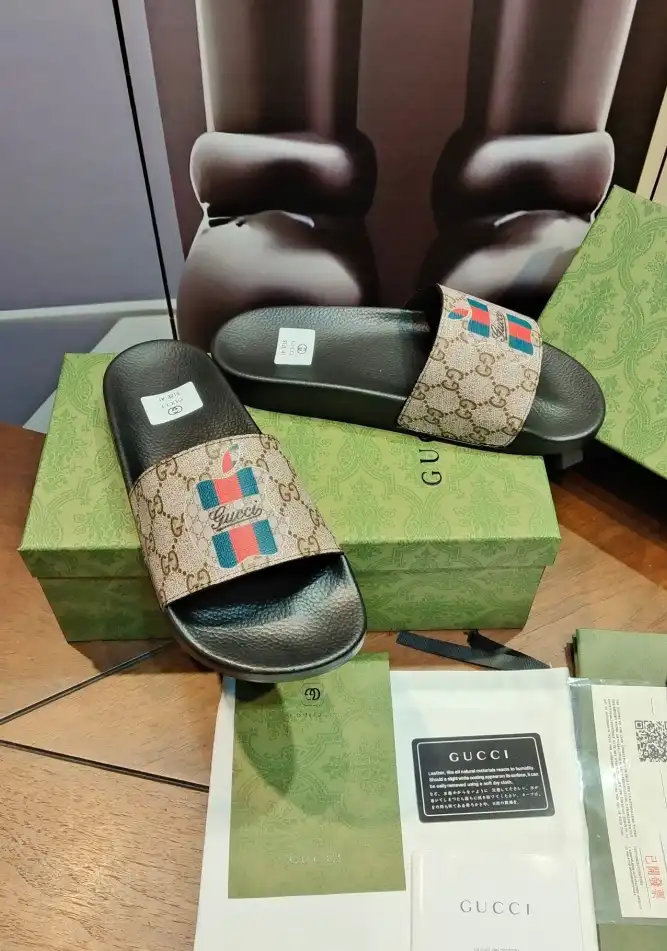 hype Gucci Slippers