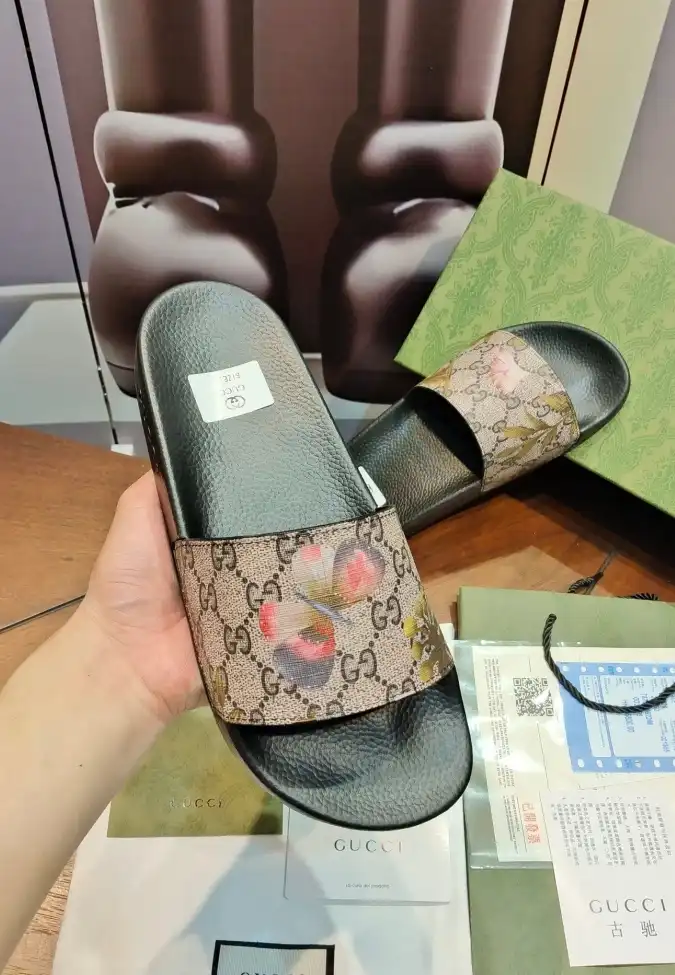 hype Gucci Slippers