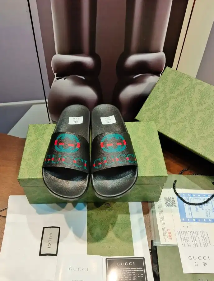 hype Gucci Slippers