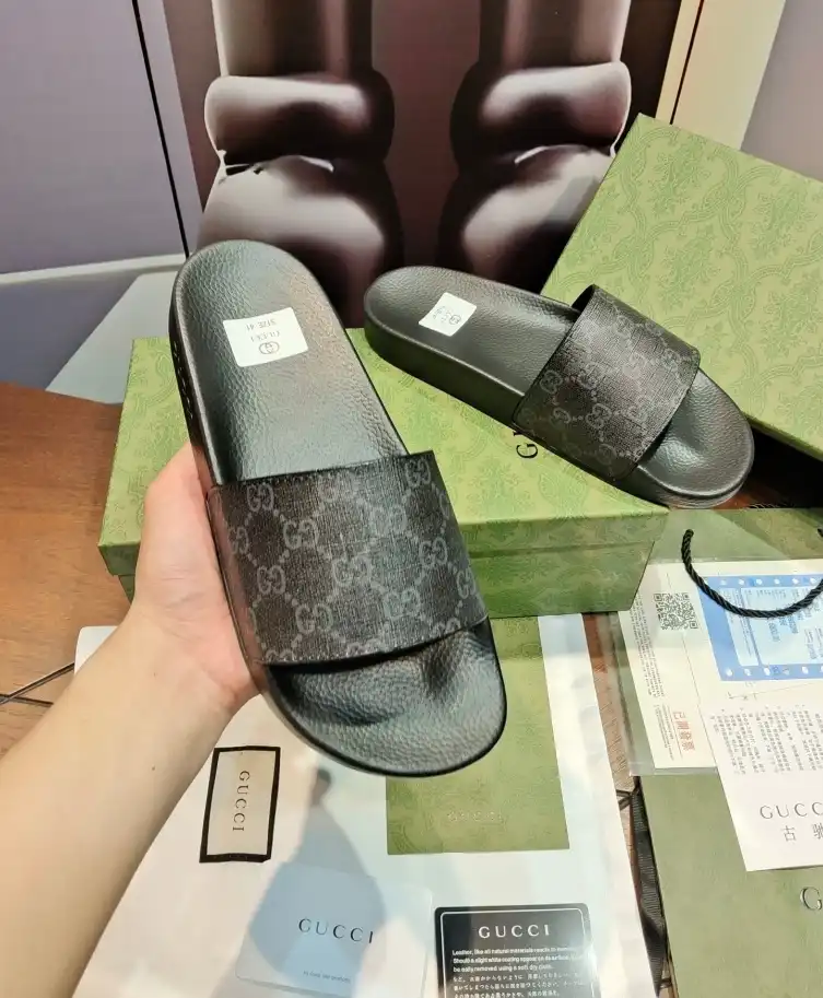 hype Gucci Slippers