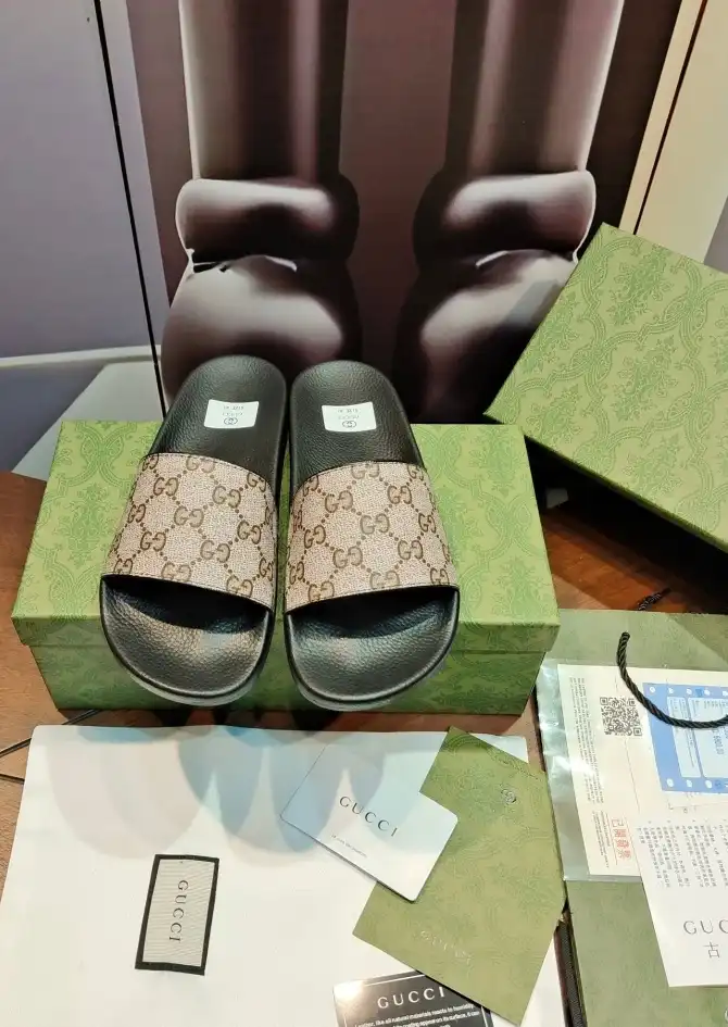 hype Gucci Slippers