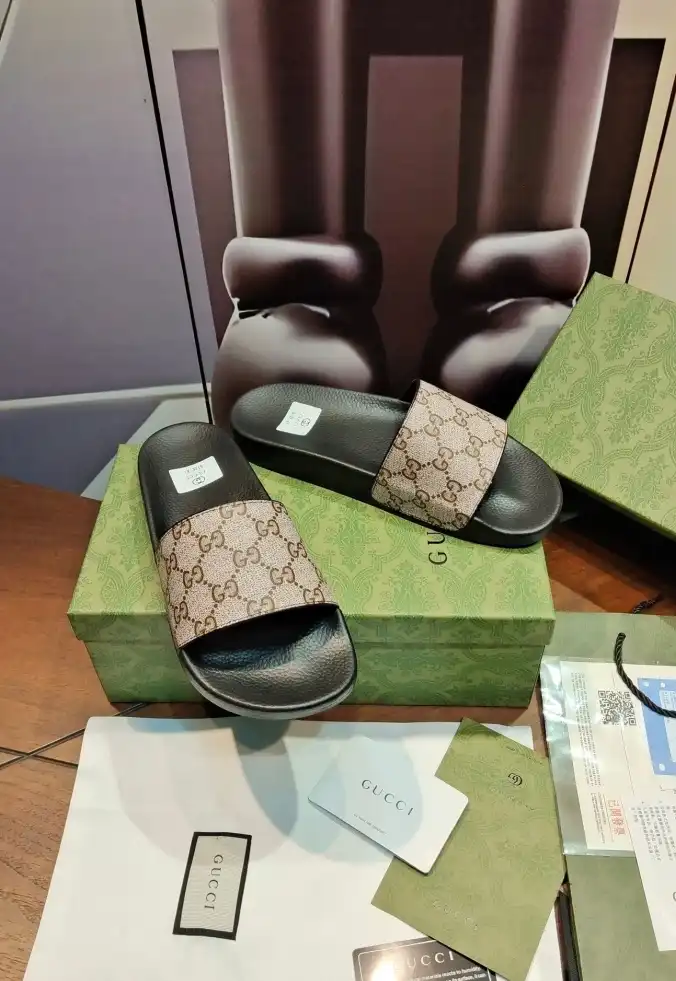 hype Gucci Slippers