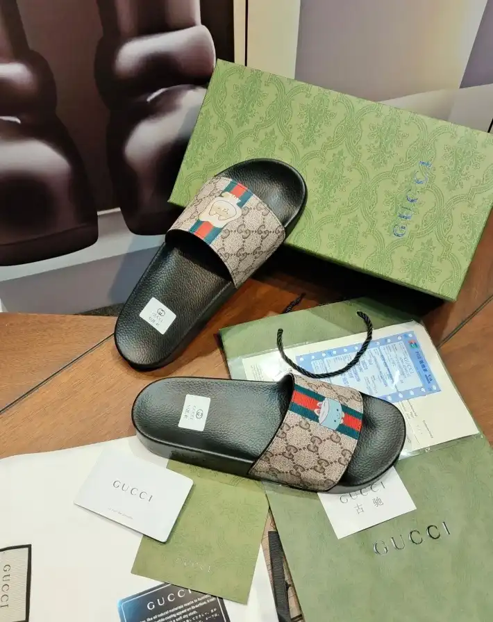 hype Gucci Slippers