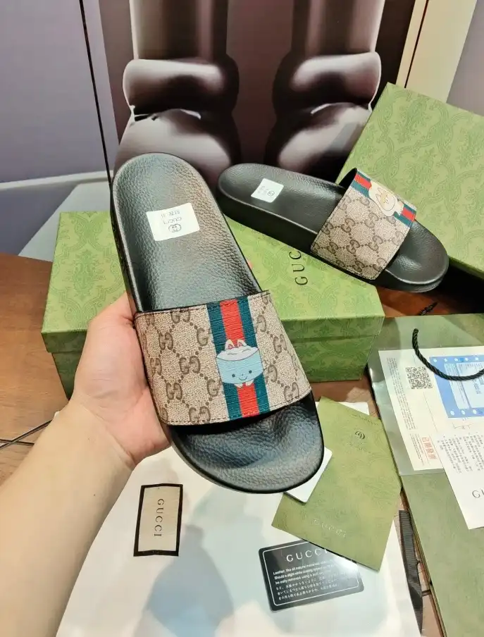 hype Gucci Slippers