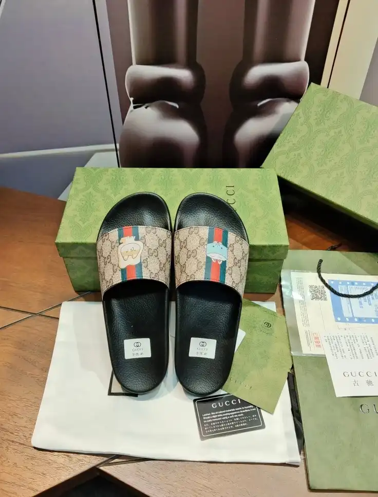 hype Gucci Slippers