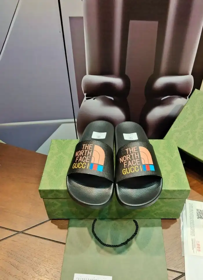 hype Gucci Slippers