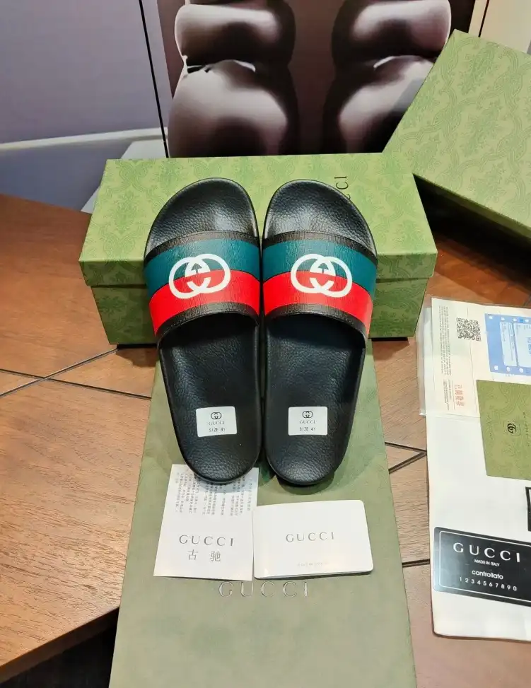 hype Gucci Slippers