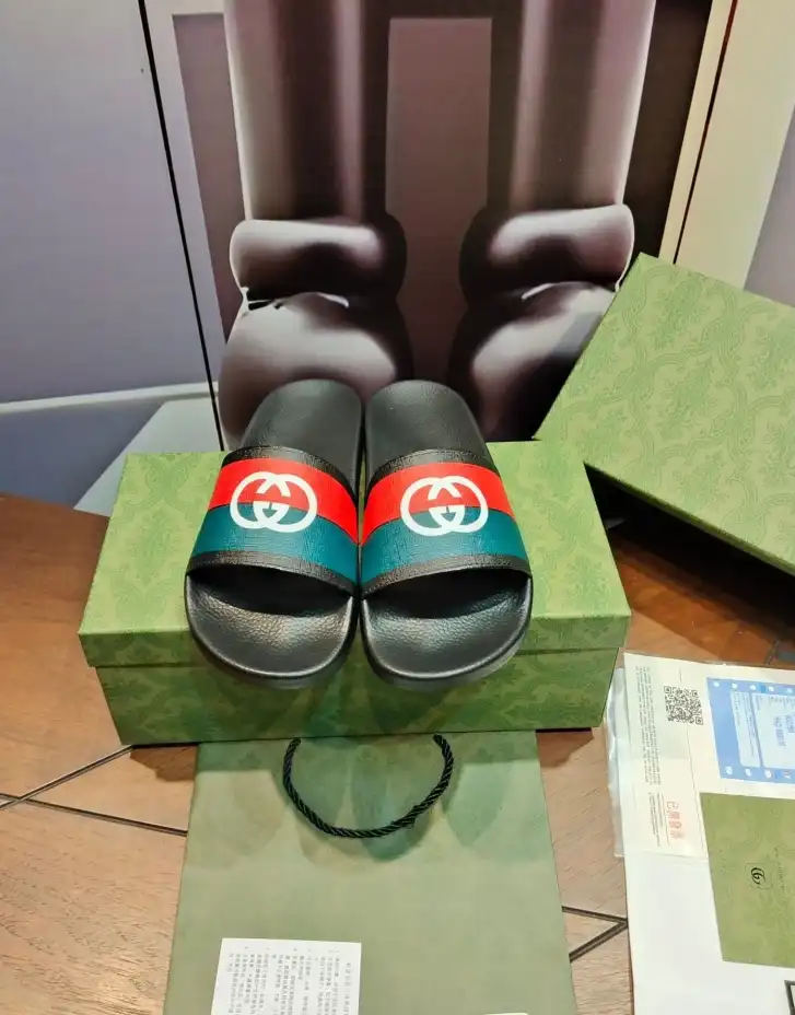 hype Gucci Slippers