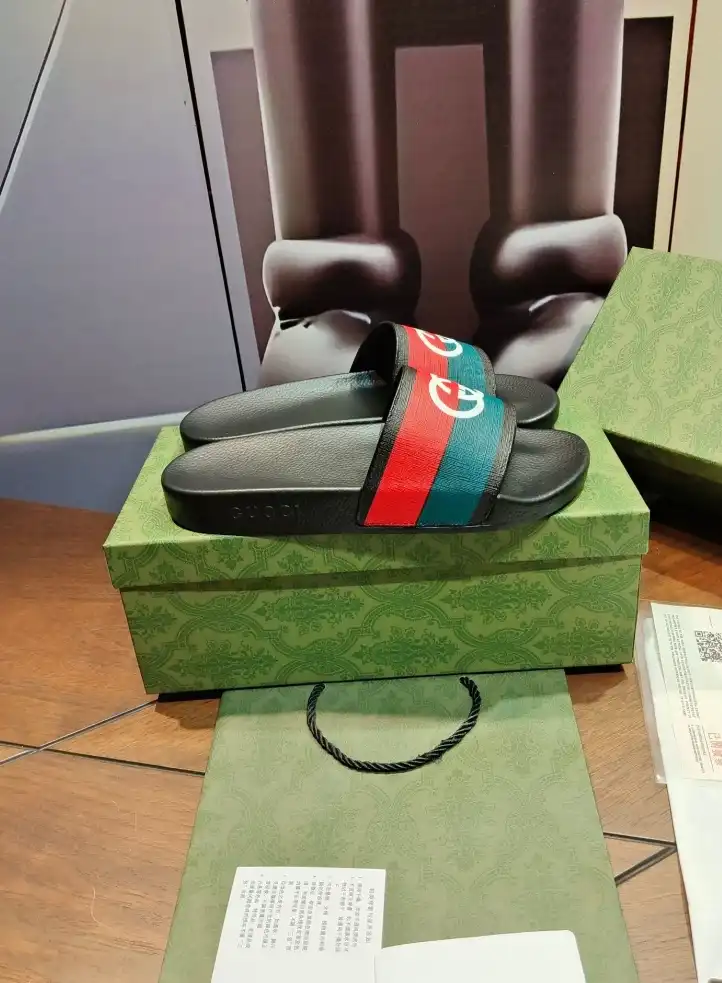 hype Gucci Slippers