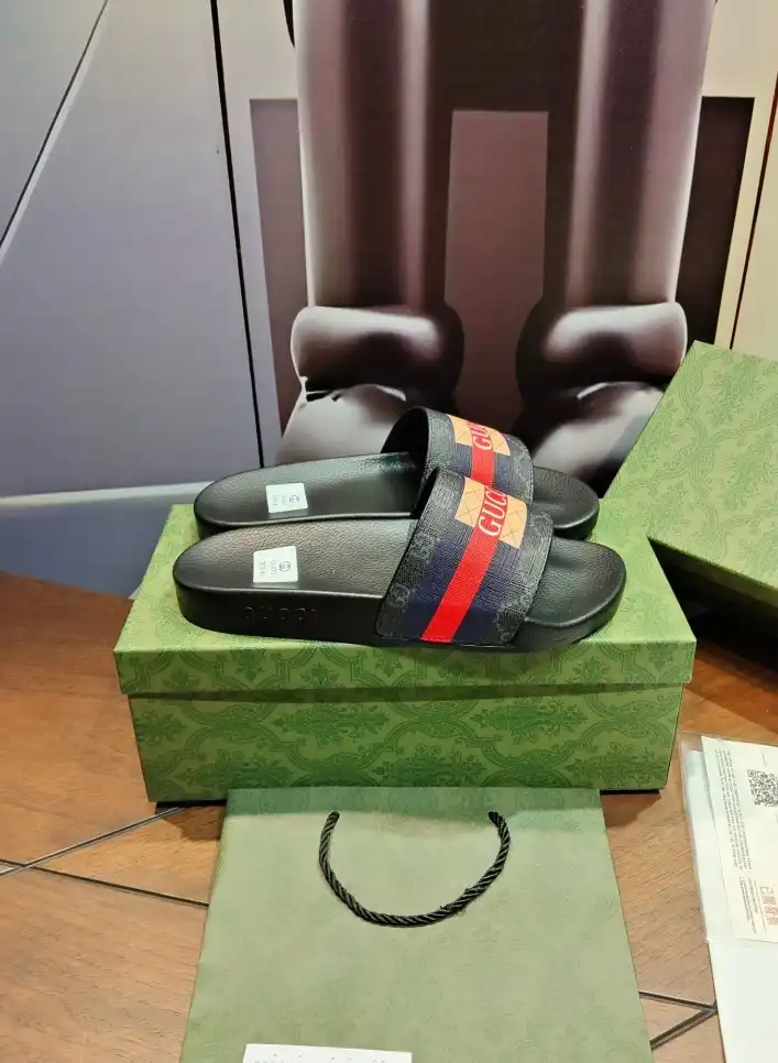 hype Gucci Slippers