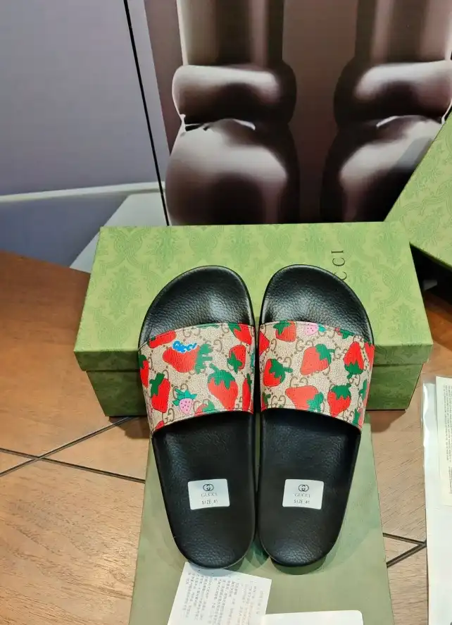 hype Gucci Slippers