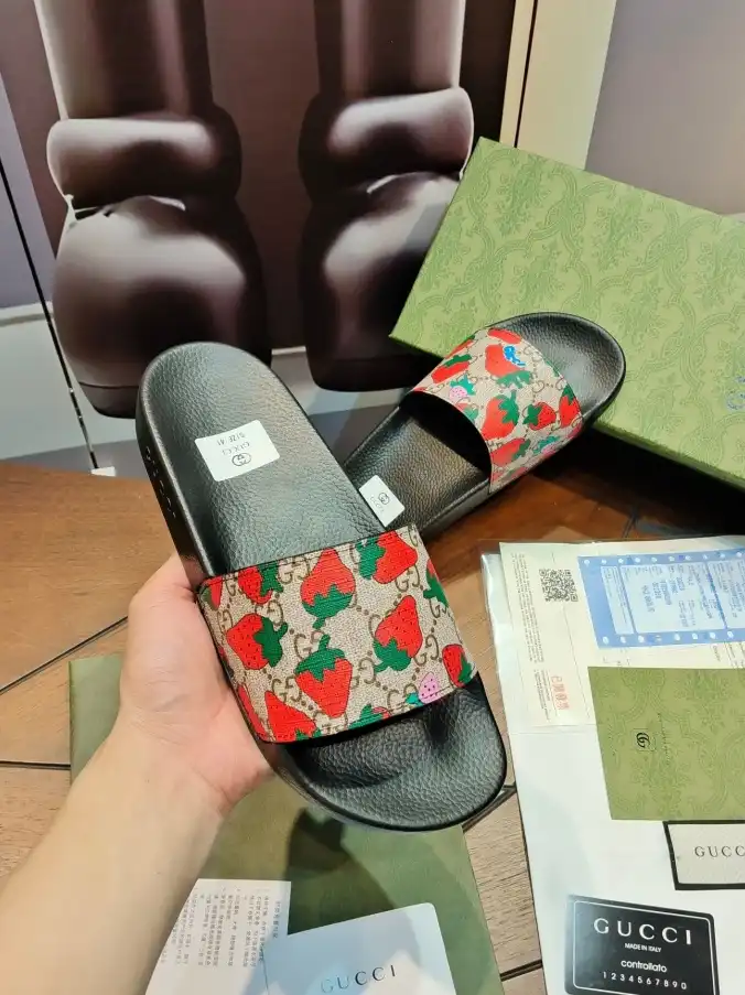 hype Gucci Slippers