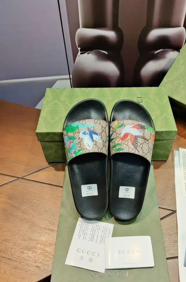 hype Gucci Slippers