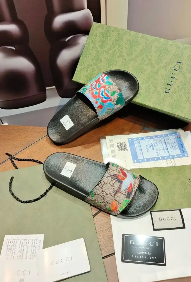 hype Gucci Slippers