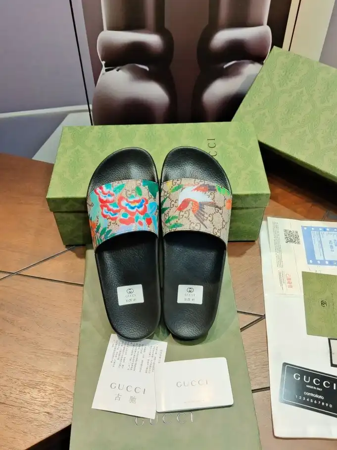 hype Gucci Slippers