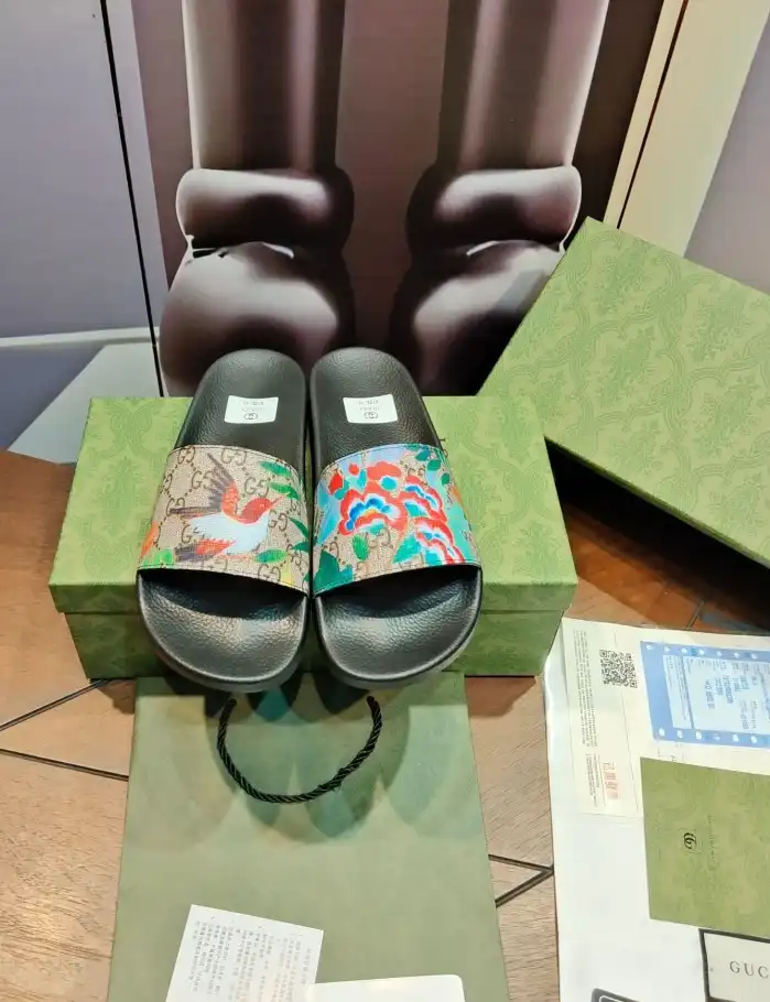 hype Gucci Slippers