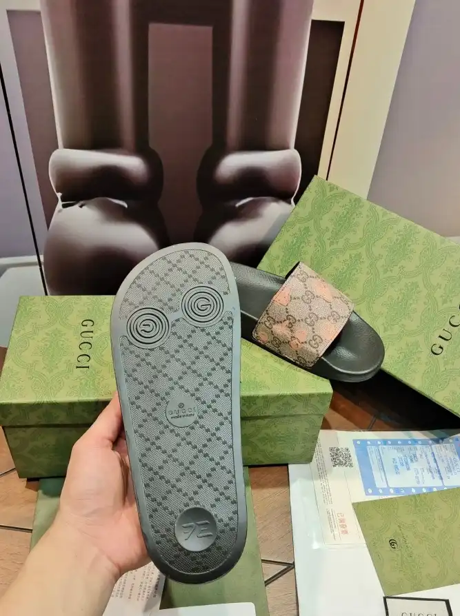 hype Gucci Slippers