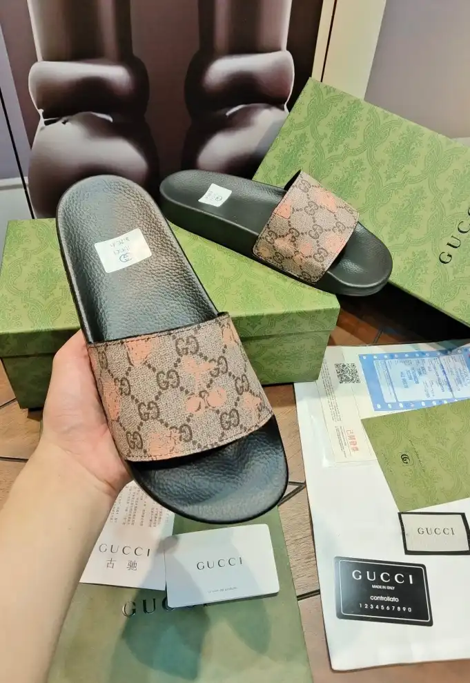 hype Gucci Slippers