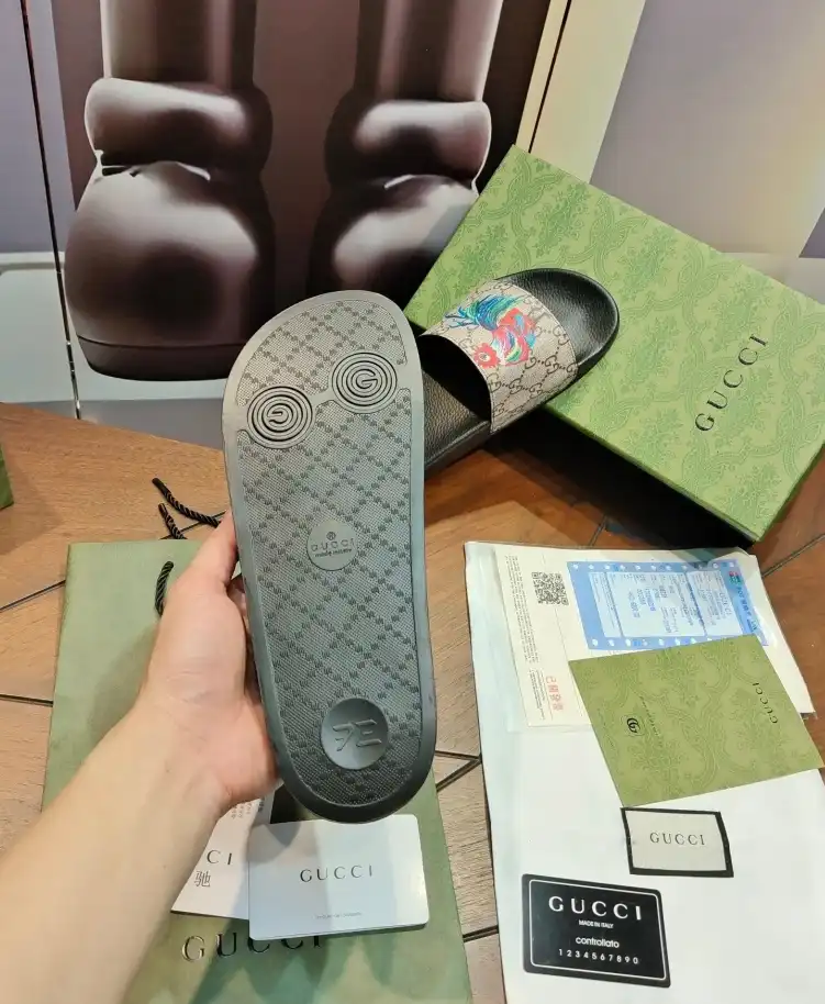 hype Gucci Slippers