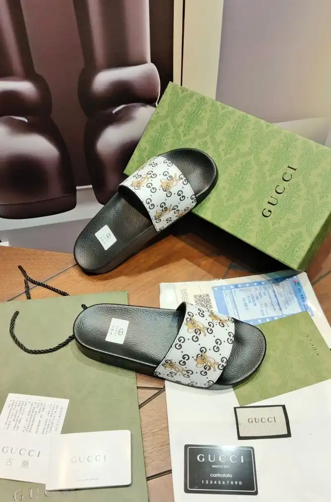 hype Gucci Slippers