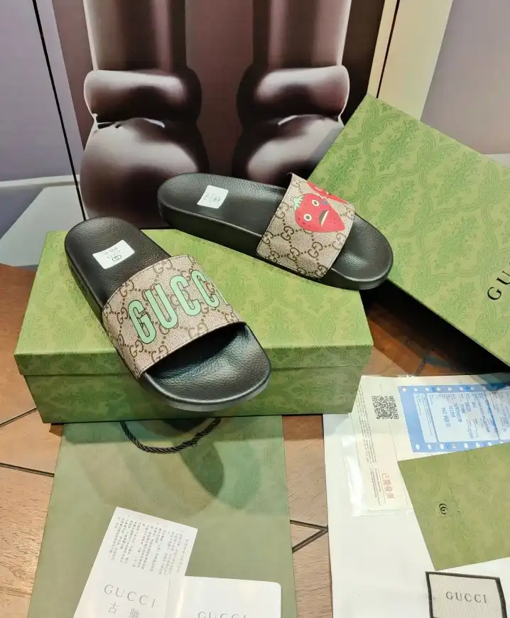 hype Gucci Slippers